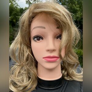 Amore Brittany Wig NWT I’m Cream Coffee as pictured no box